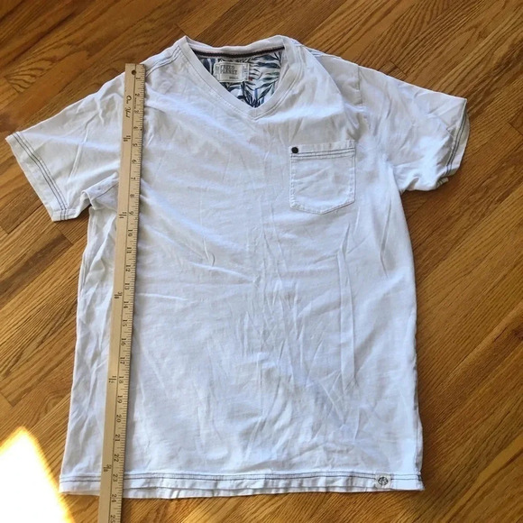 Free planet white tee - Picture 1 of 4